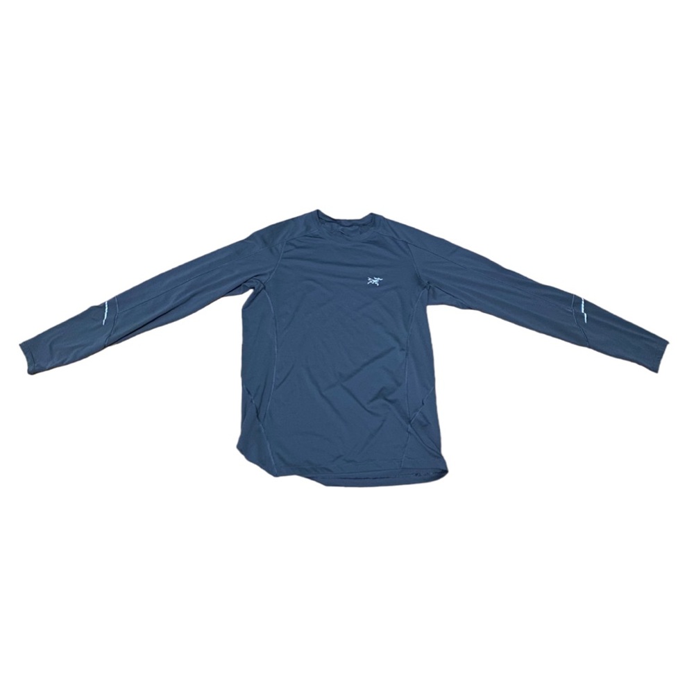 Arc’teryx Motus Crew neck dri fit, reflective accents